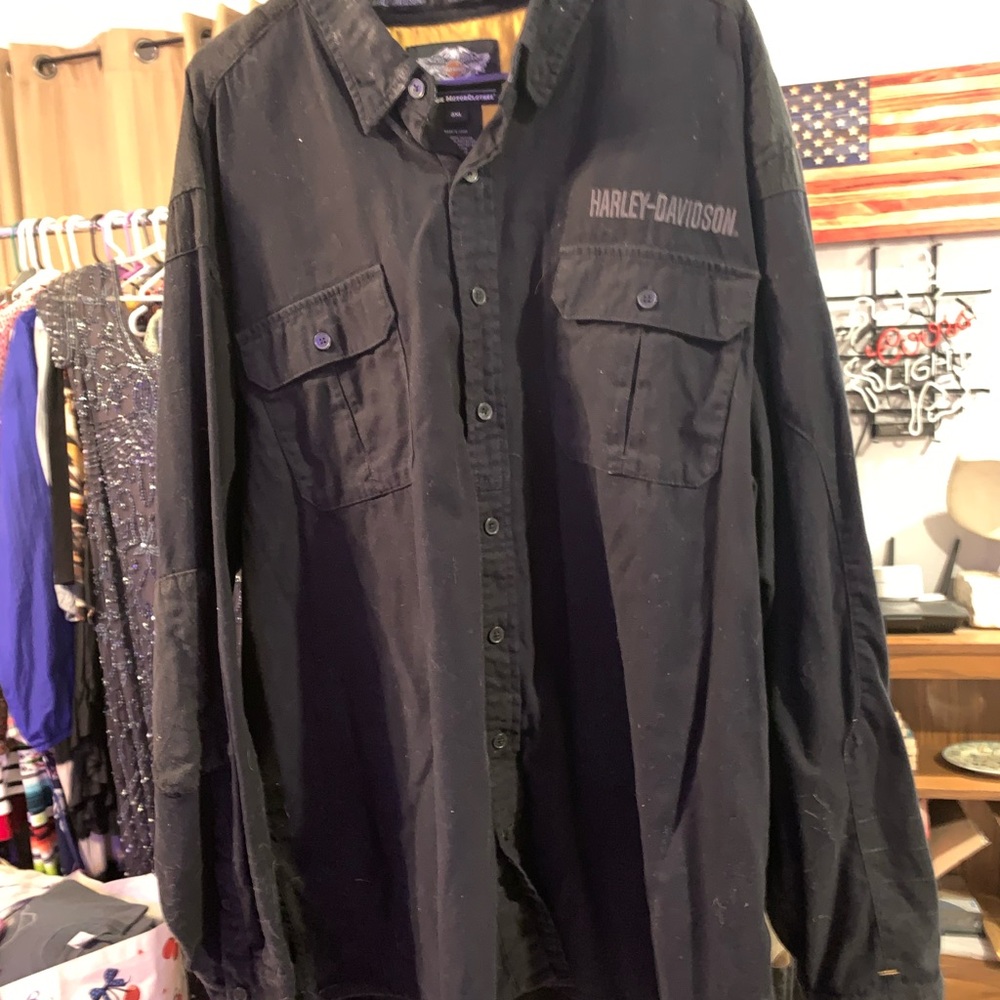 Harley-Davidson Black and Gold Shirt